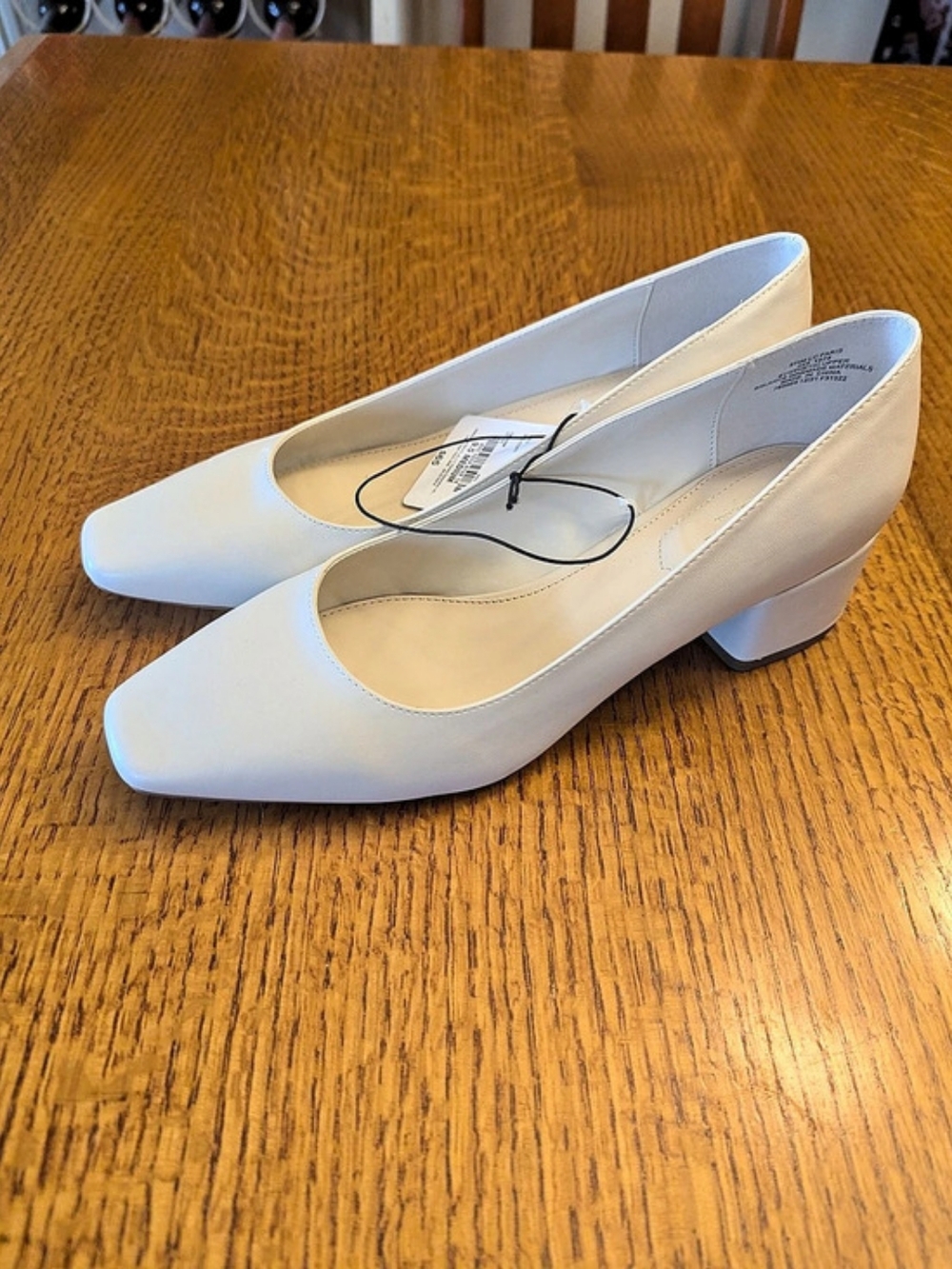 Liz Claiborne │ Women's │Cream Square Toe │ Block Heel │Pumps Slip On │9.5M NEW